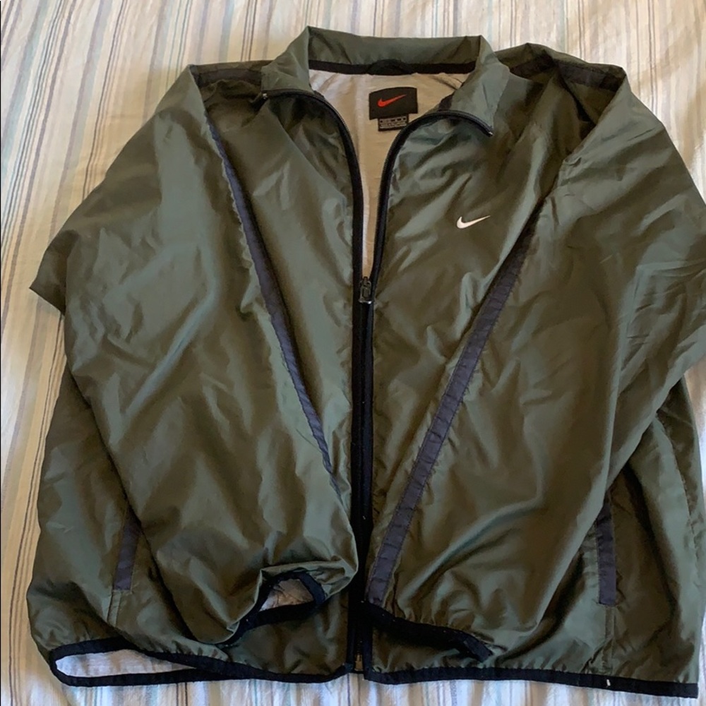 Army green unisex Nike windbreak